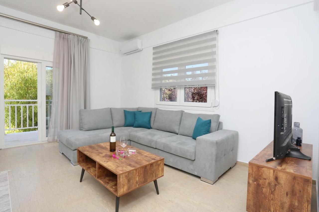Mare Monte Luxury Apartments 1 Nea Skioni Bagian luar foto