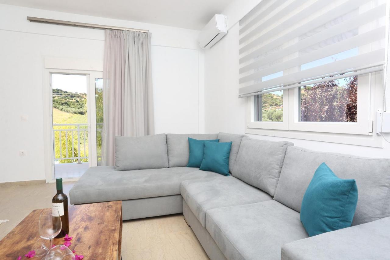 Mare Monte Luxury Apartments 1 Nea Skioni Bagian luar foto