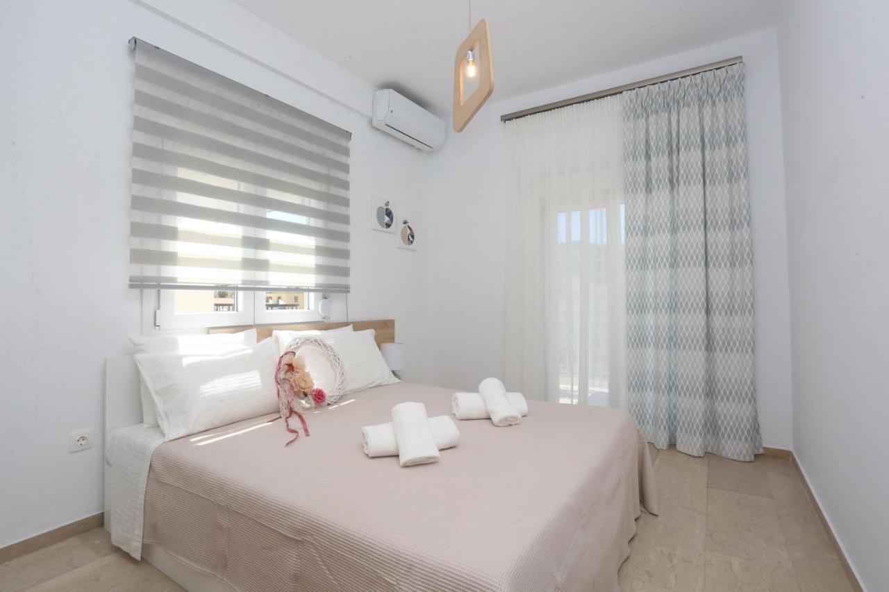 Mare Monte Luxury Apartments 1 Nea Skioni Bagian luar foto