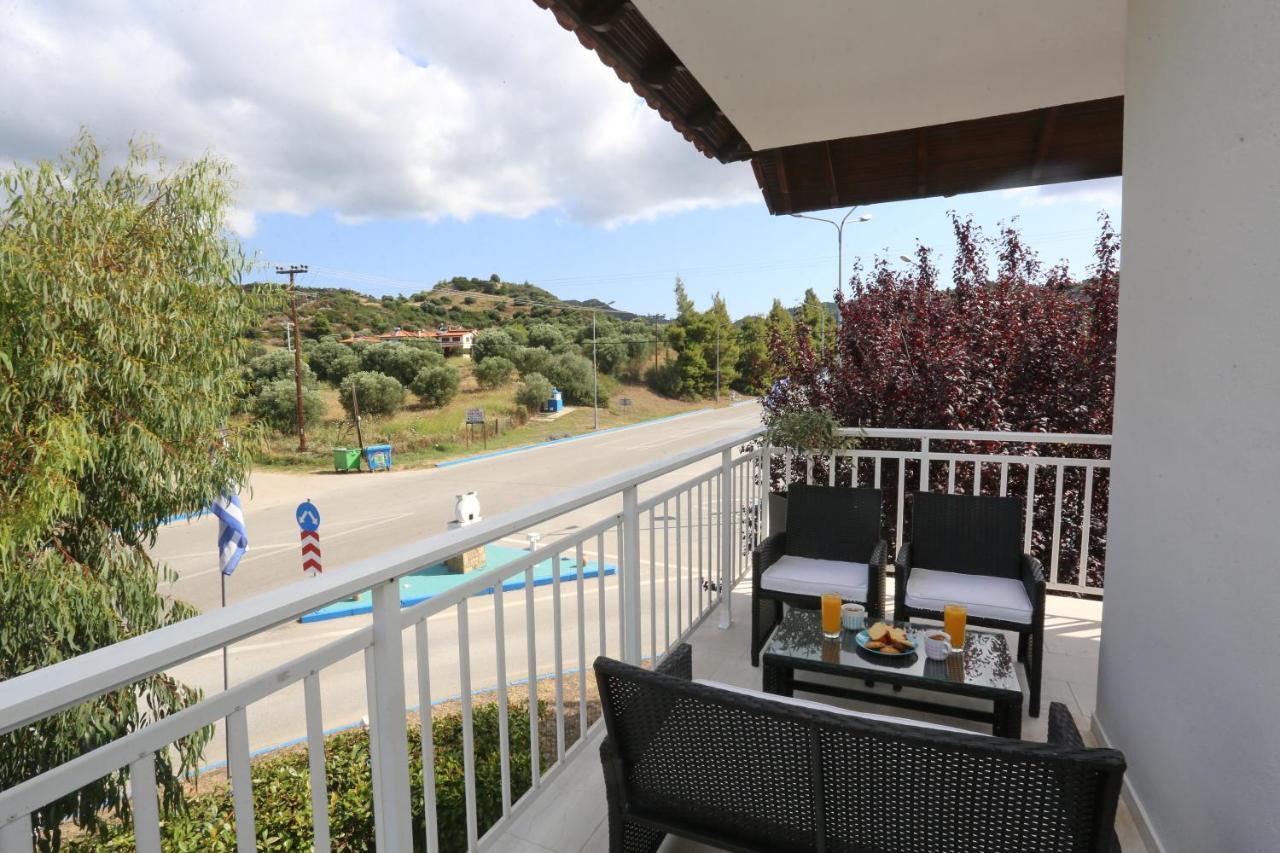 Mare Monte Luxury Apartments 1 Nea Skioni Bagian luar foto